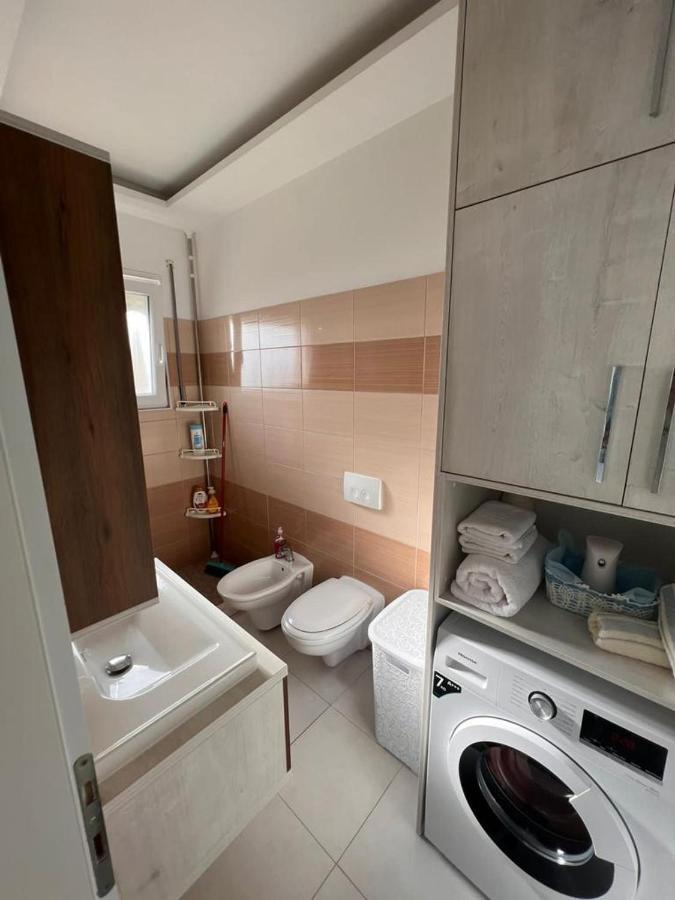 Soleil Apartment With Sunbed & Umbrella Vlore Exterior photo