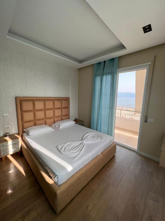 Soleil Apartment With Sunbed & Umbrella Vlore Exterior photo